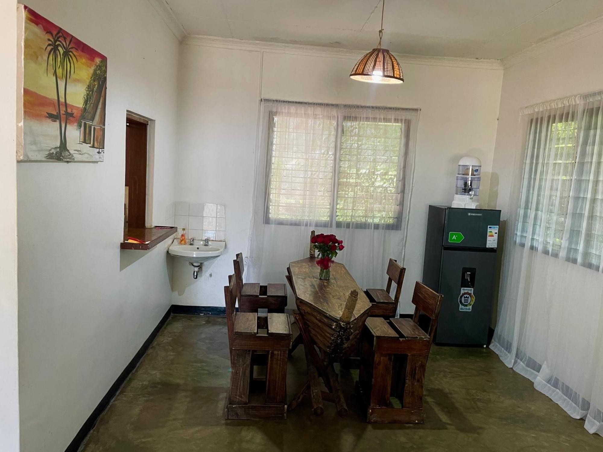 Mambo & Jambo Homestay Mwanza Exterior photo